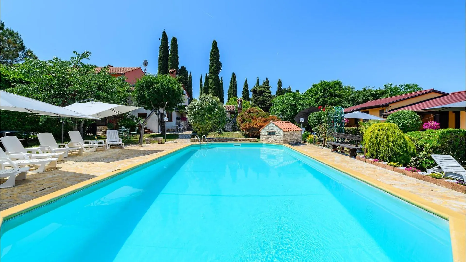 Beautiful Apartment In Rovinjsko Selo With Wifi